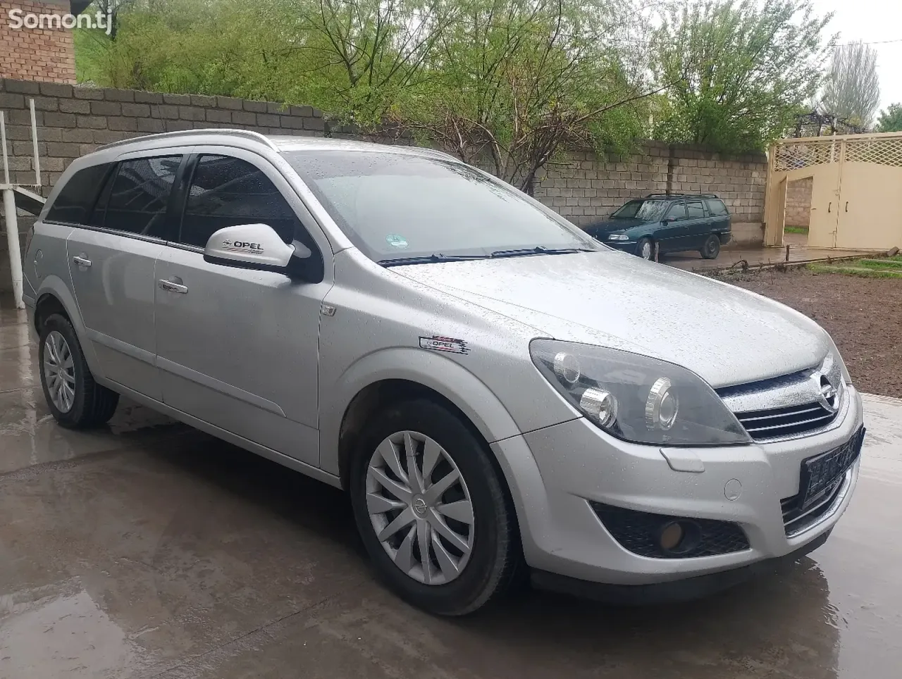 Opel Astra H 2010 · 1.7 MT