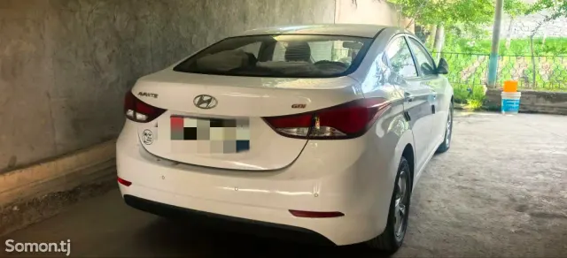 Hyundai Avante 2015 · 1.6 AT