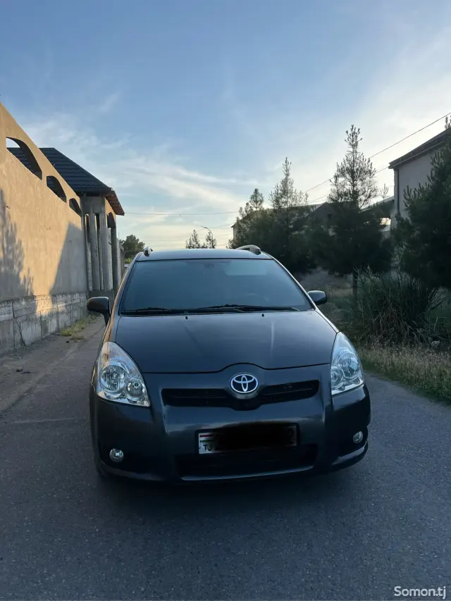 Toyota Verso 2007 · 2.2 MT
