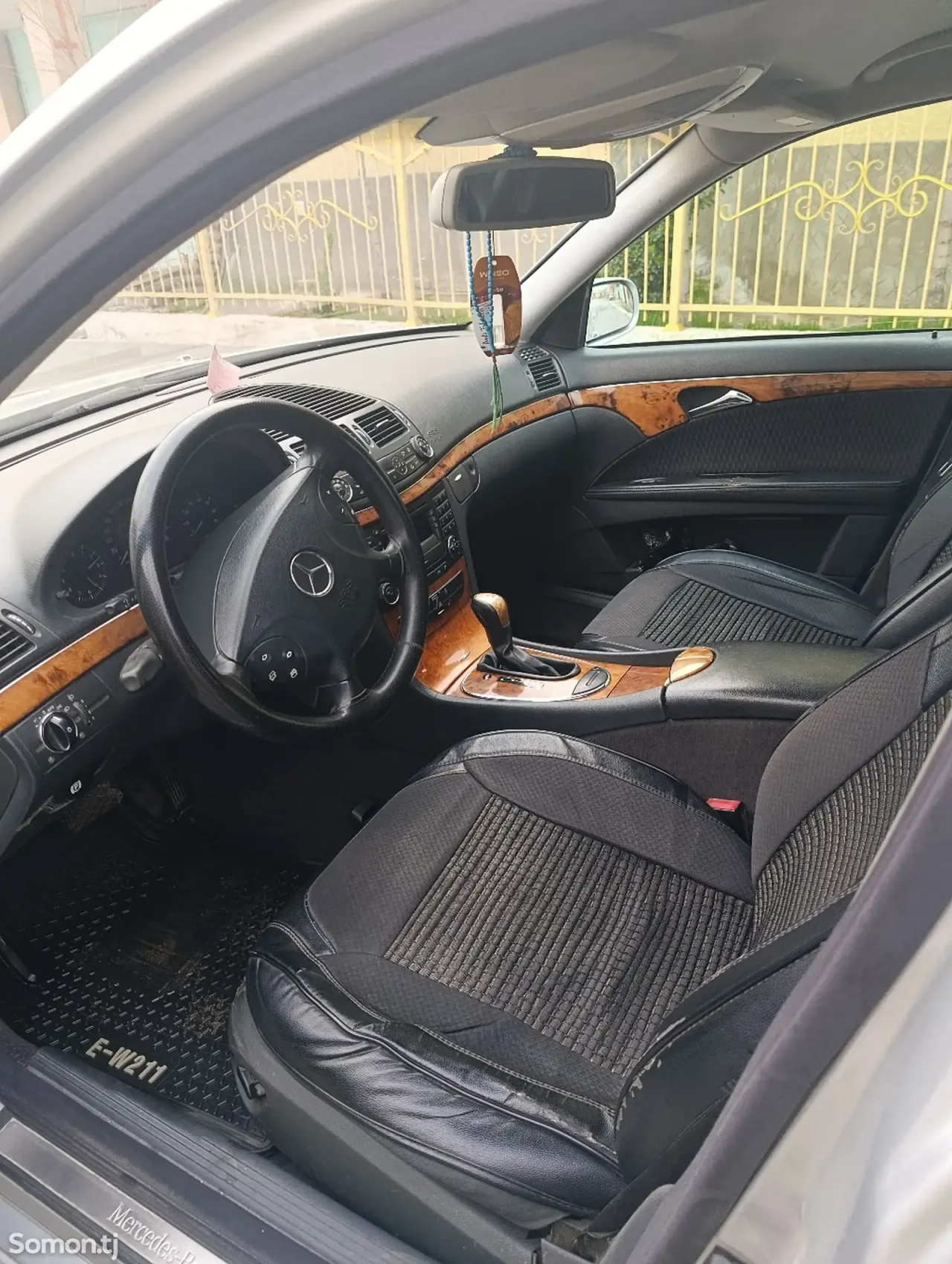 Mercedes-Benz E class 2002 · 2.4 AT