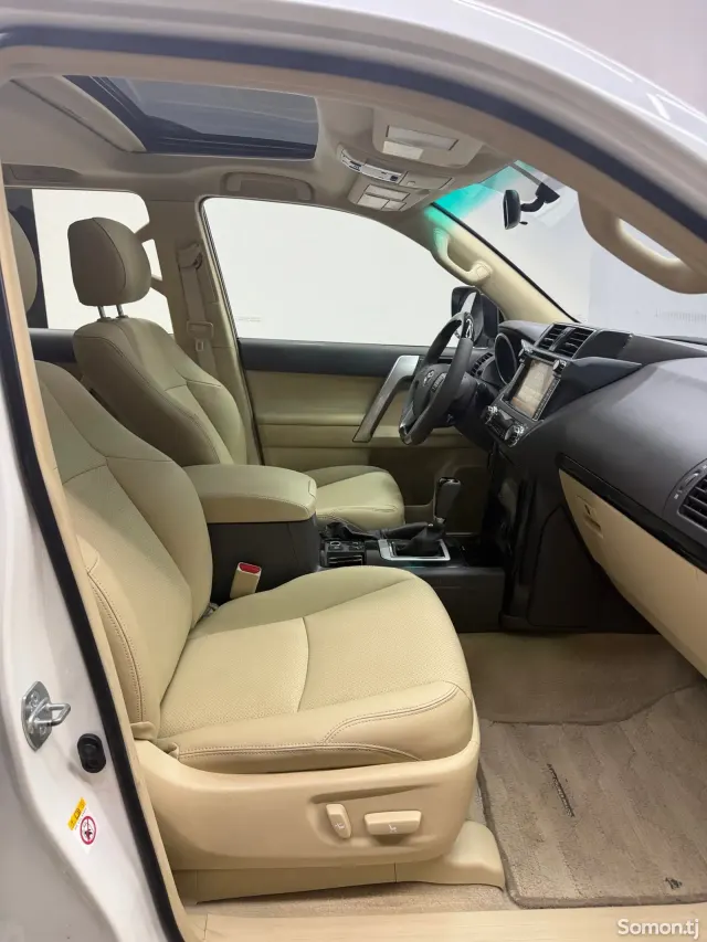 Toyota Land Cruiser Prado 2015 · 4.0 AT
