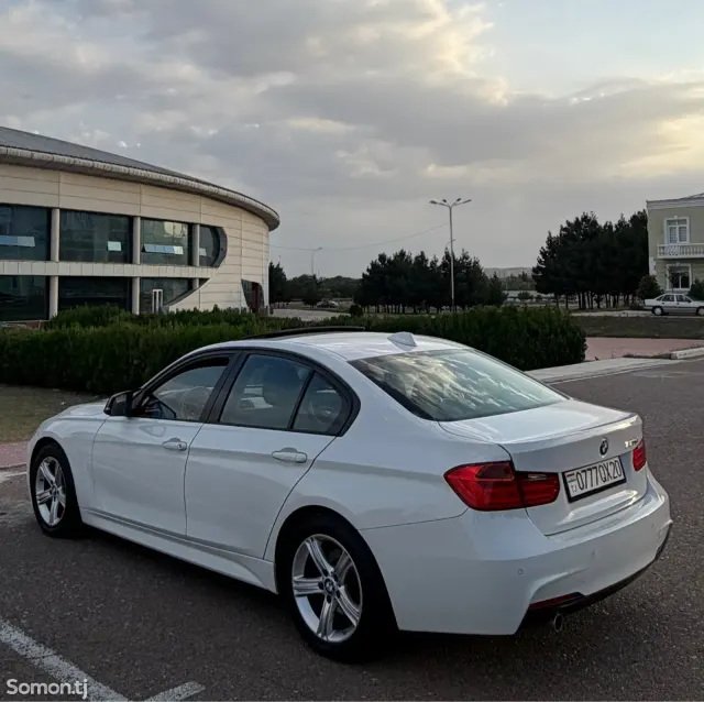 BMW 3 series 2014 · 2.0 AT