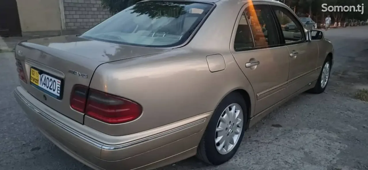 Mercedes-Benz E class 2001 · 4.3 AT