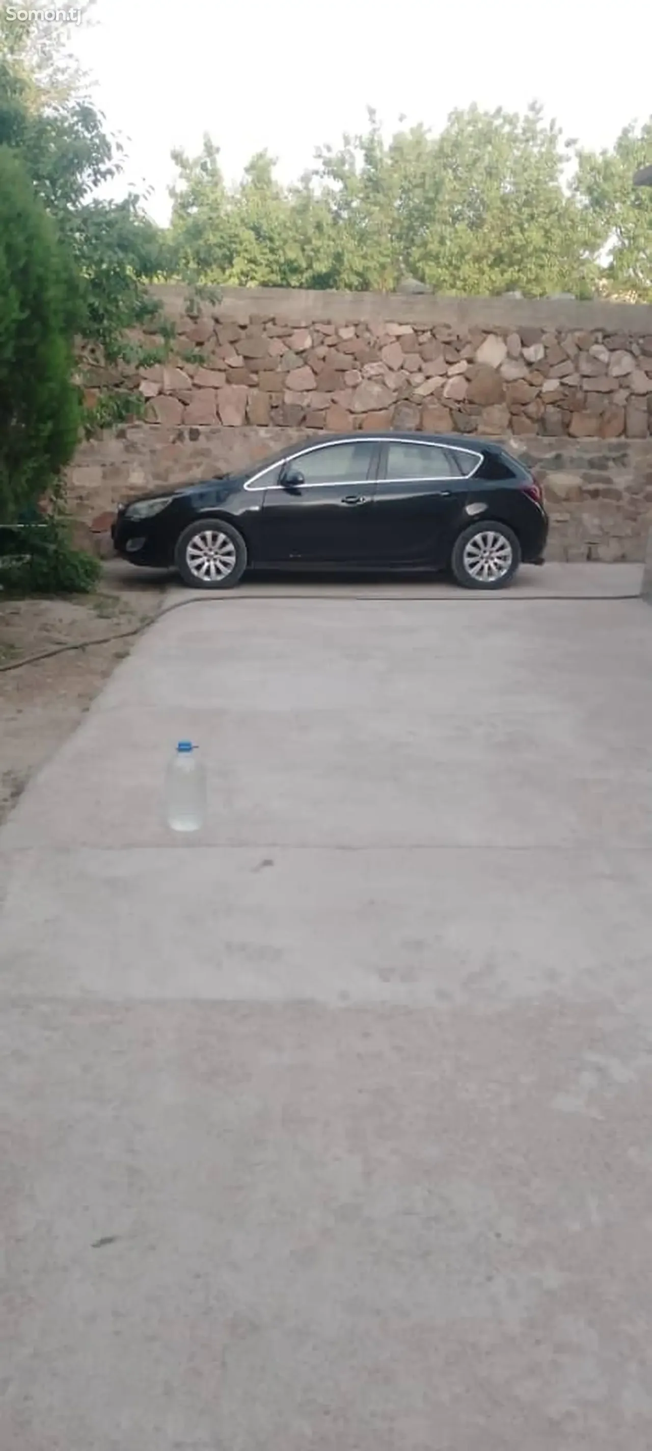 Opel Astra J 2010 · 1.6 AT