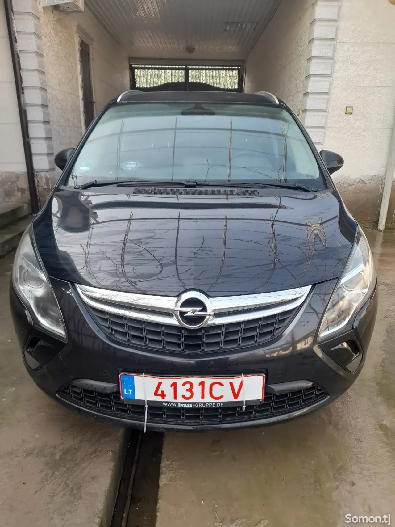 Opel Zafira 2015 · 2.0 MT