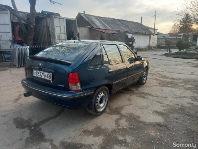 Daewoo Nexia 1995 · 1.6 MT