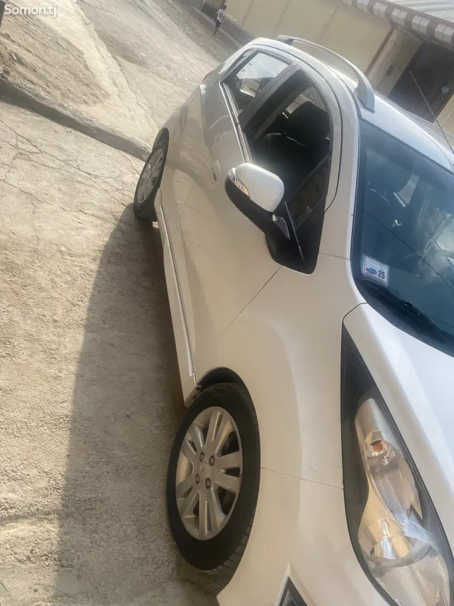 Chevrolet Spark 2016 · 1.1 AT