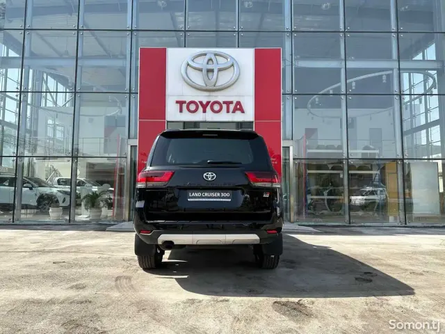 Toyota Land Cruiser 2025 · 3.5 AT