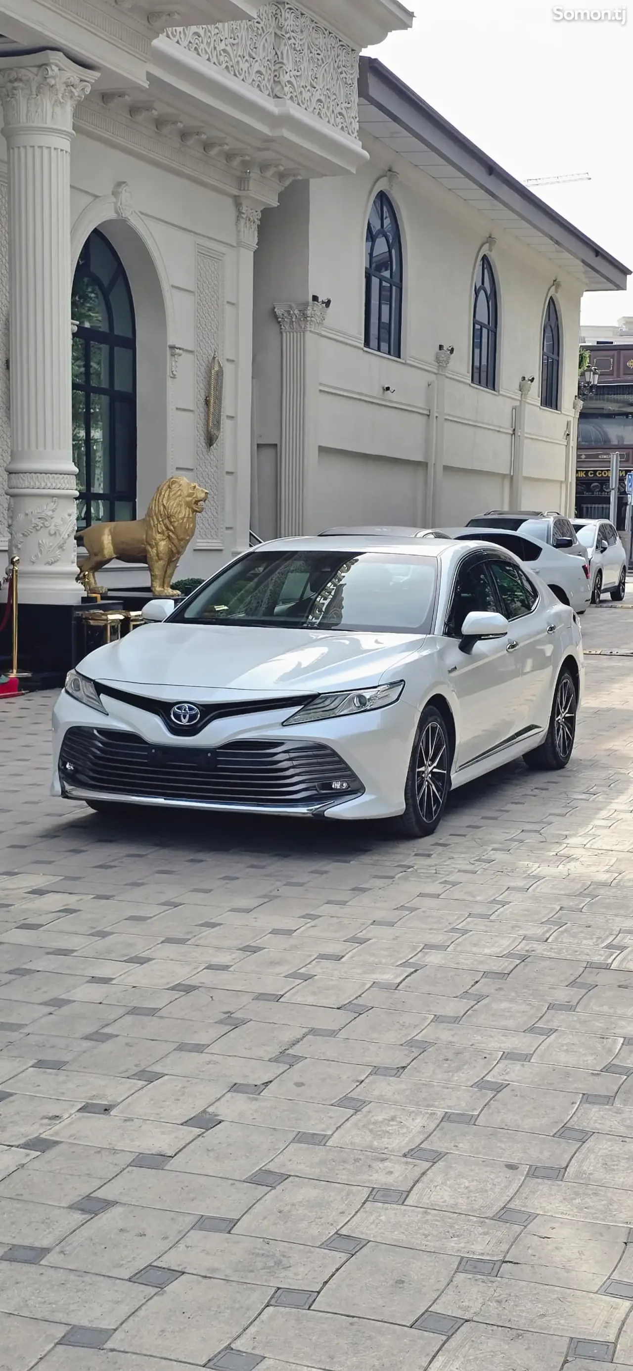 Toyota Camry 2018 · 2.5 AT