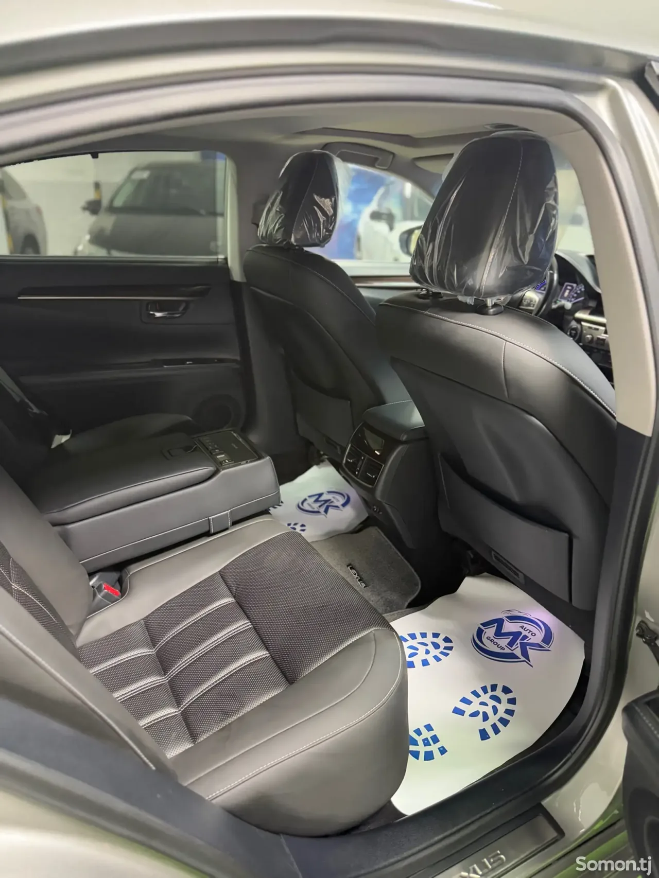 Lexus ES series 2016 · 2.5 AT