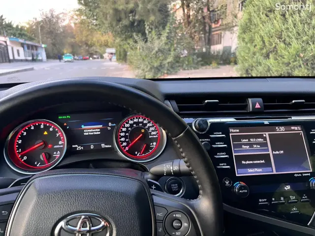 Toyota Camry 2018 · 3.5 AT