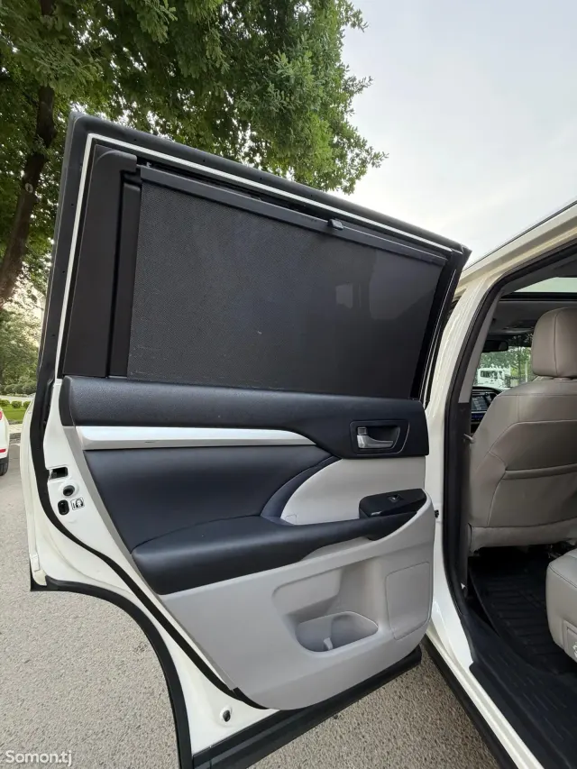 Toyota Highlander 2015 · 3.5 AT