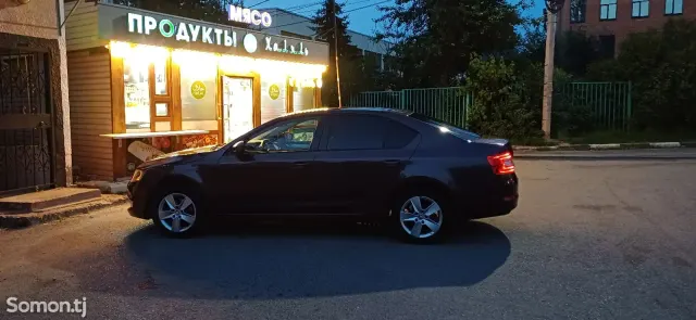 Skoda Octavia 2016 · 1.6 AT