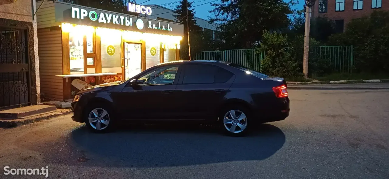 Skoda Octavia 2016 · 1.6 AT