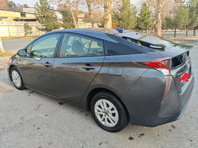 Toyota Prius 2016 · 1.8 AT