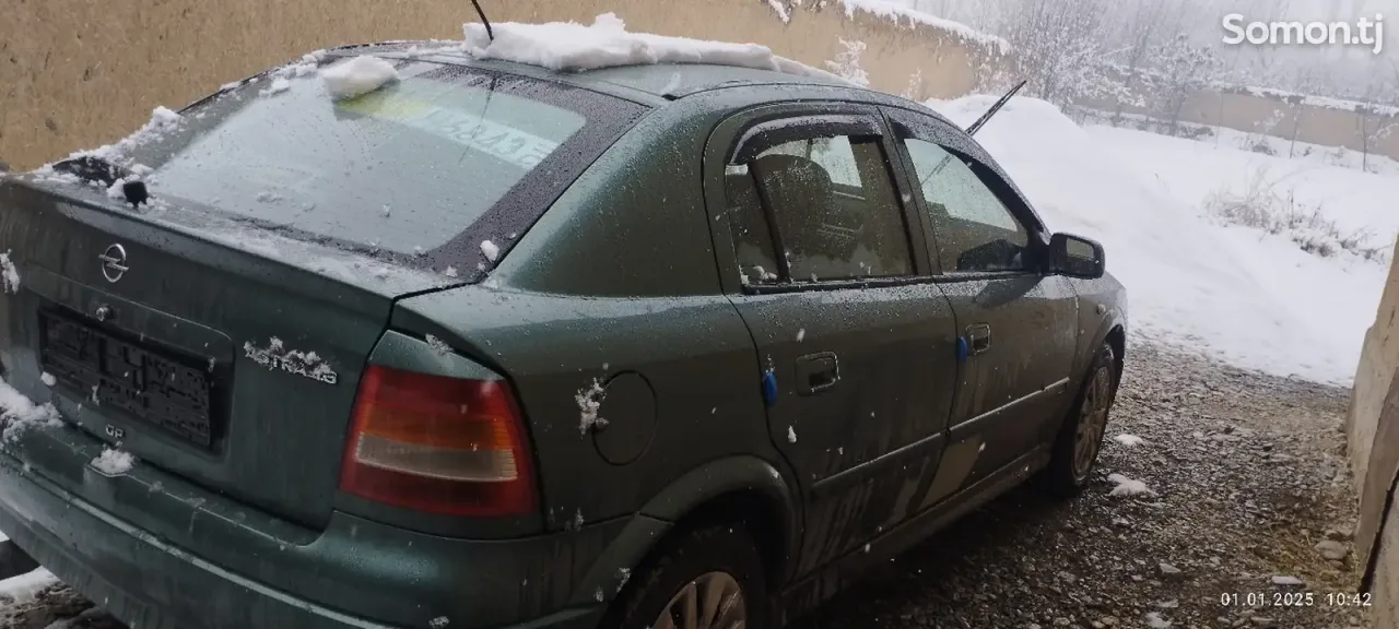 Opel Astra G 1999 · 1.6 MT