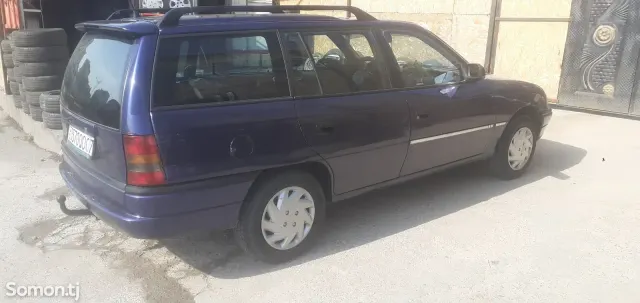 Opel Astra F 1996 · 1.6 MT