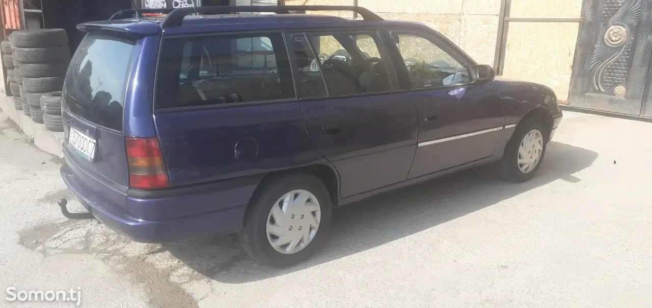 Opel Astra F 1996 · 1.6 MT