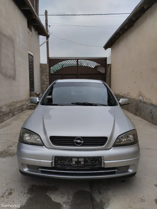 Opel Astra G 2000 · 1.6 MT