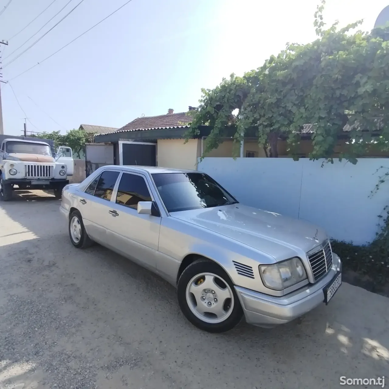 Mercedes-Benz W124 1995 · 2.7 MT