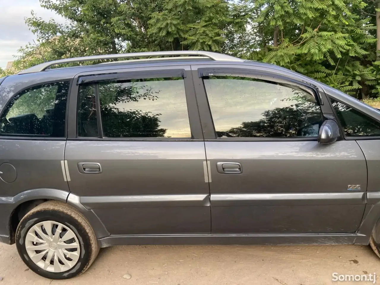Opel Zafira 2005 · 1.8 MT