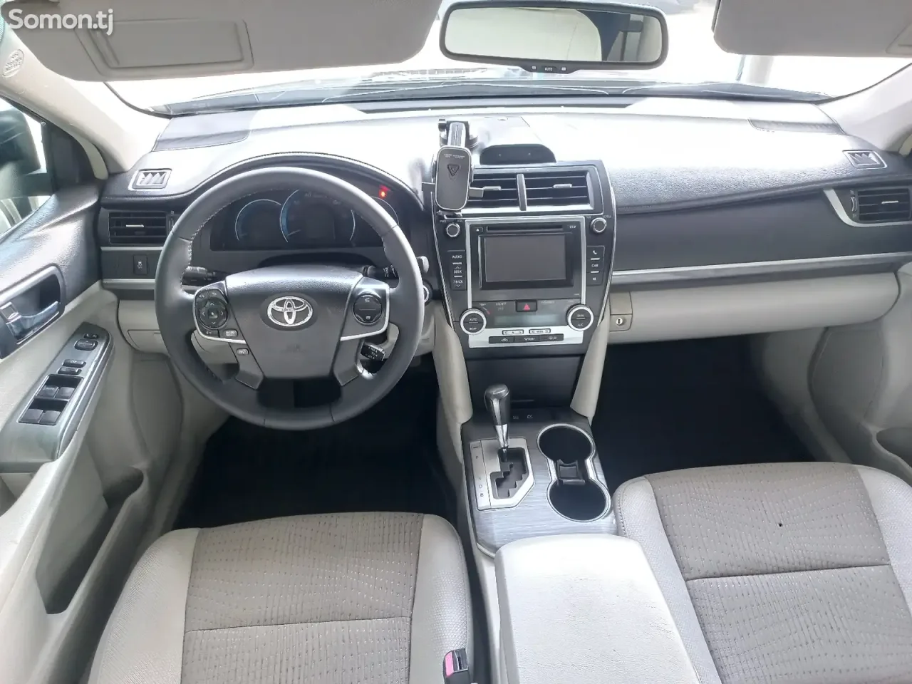 Toyota Camry 2013 · 2.5 AT
