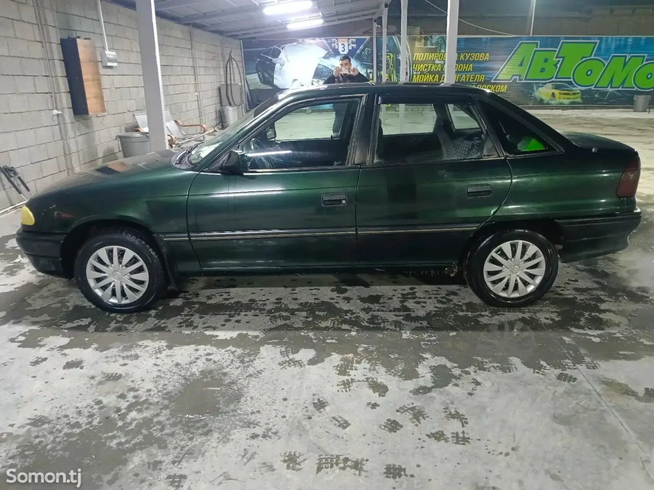 Opel Astra F 1994 · 1.6 MT