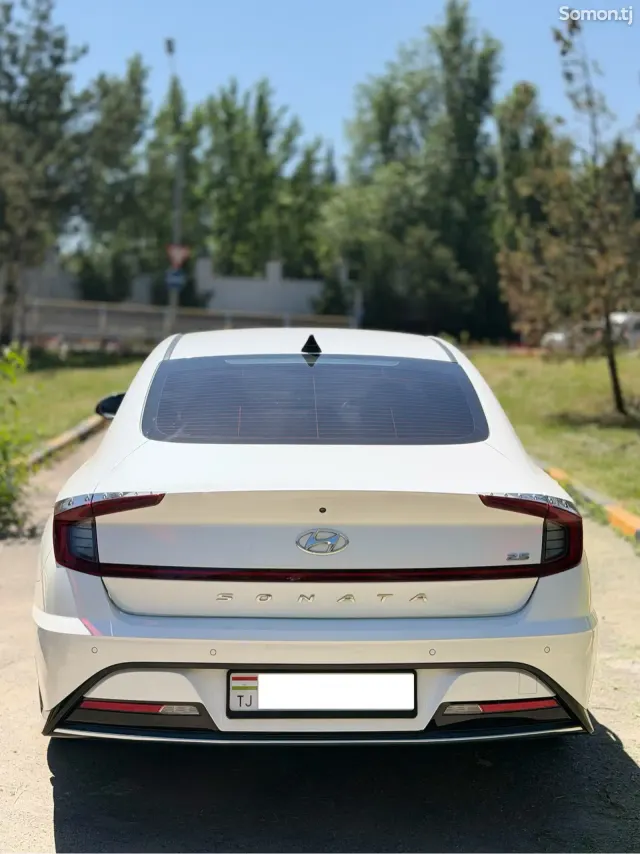 Hyundai Sonata 2020 · 2.5 AMT