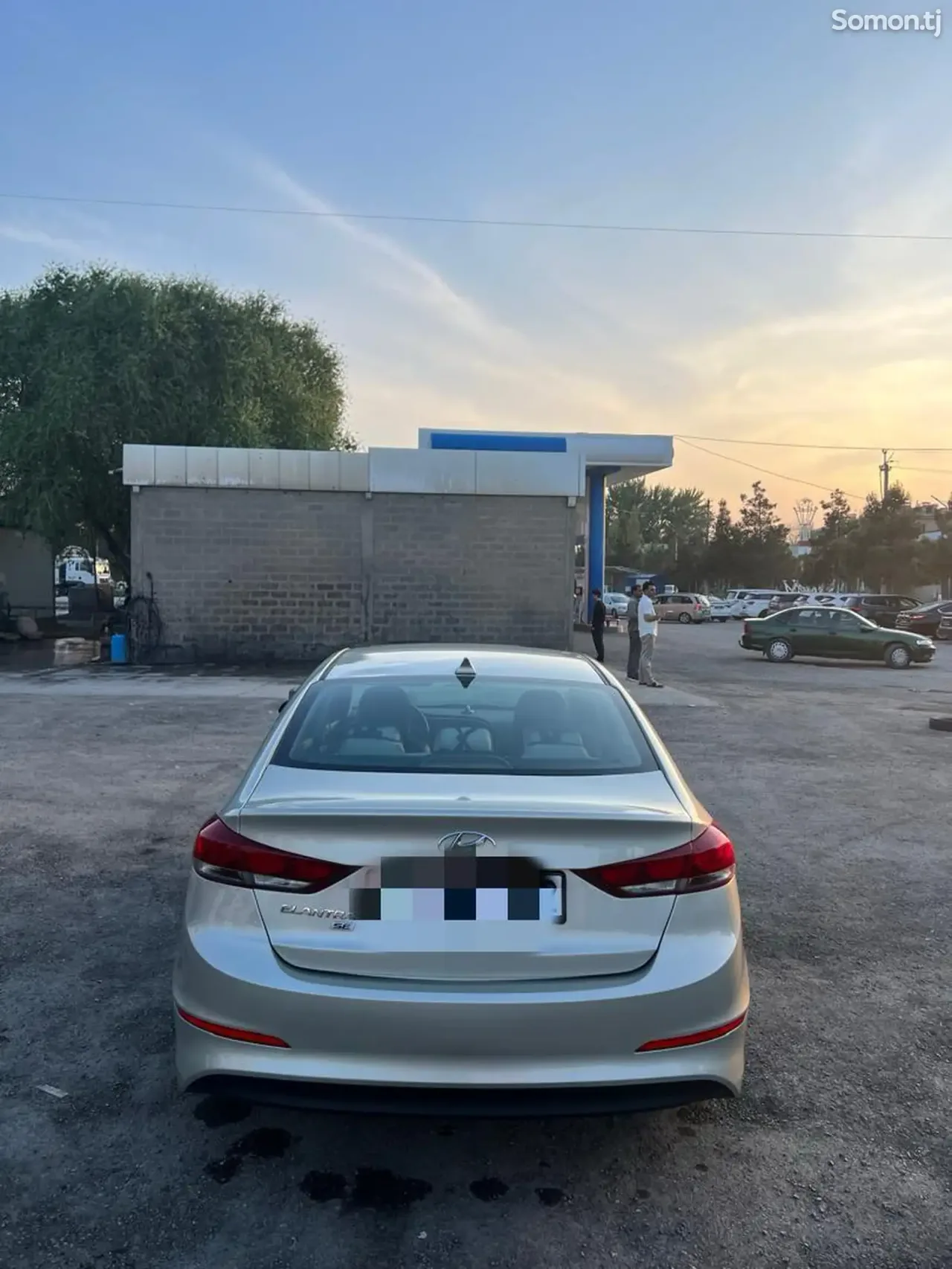 Hyundai Lantra 2016 · 2.0 AT