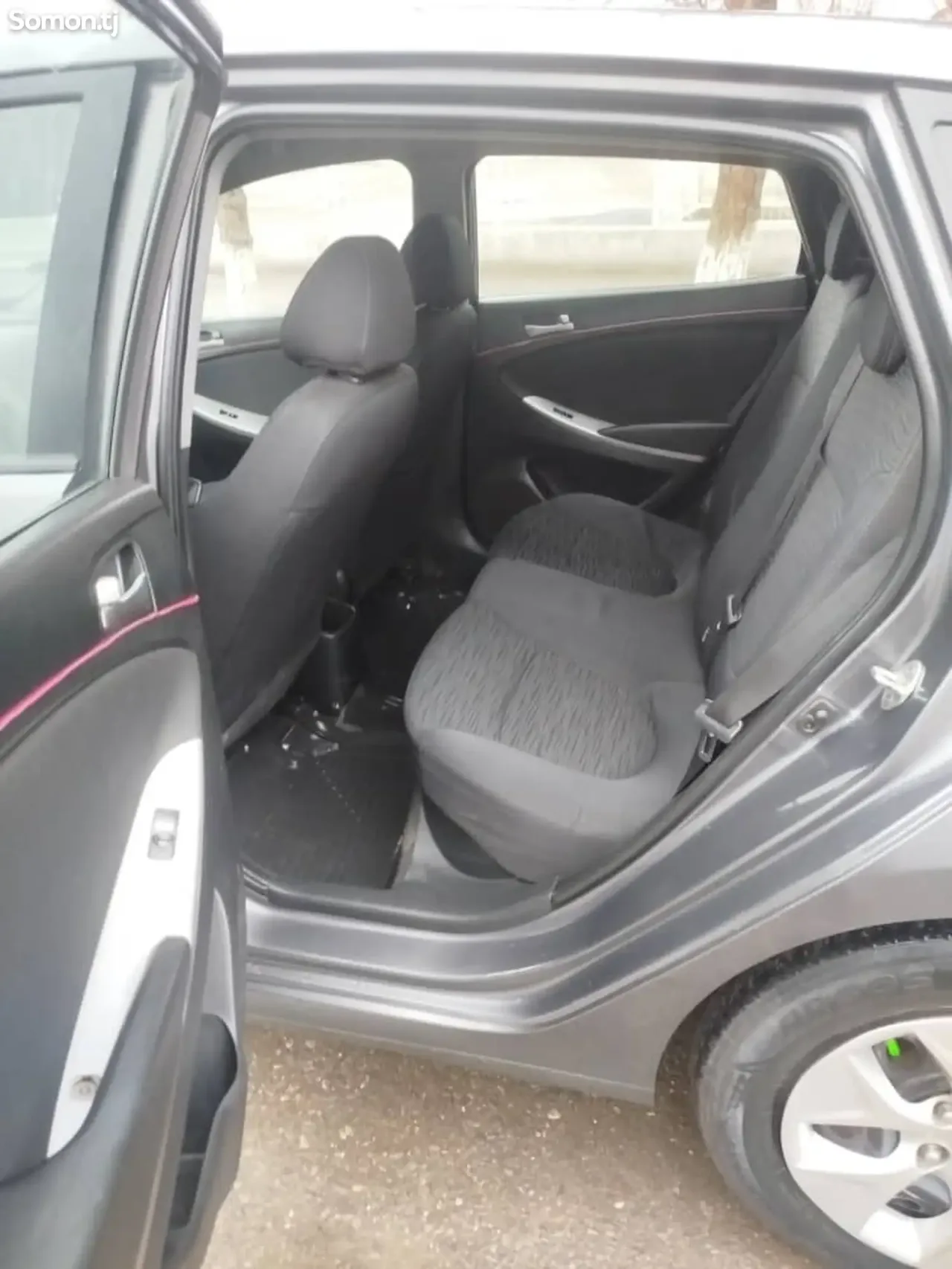 Hyundai Solaris 2016 · 1.6 MT