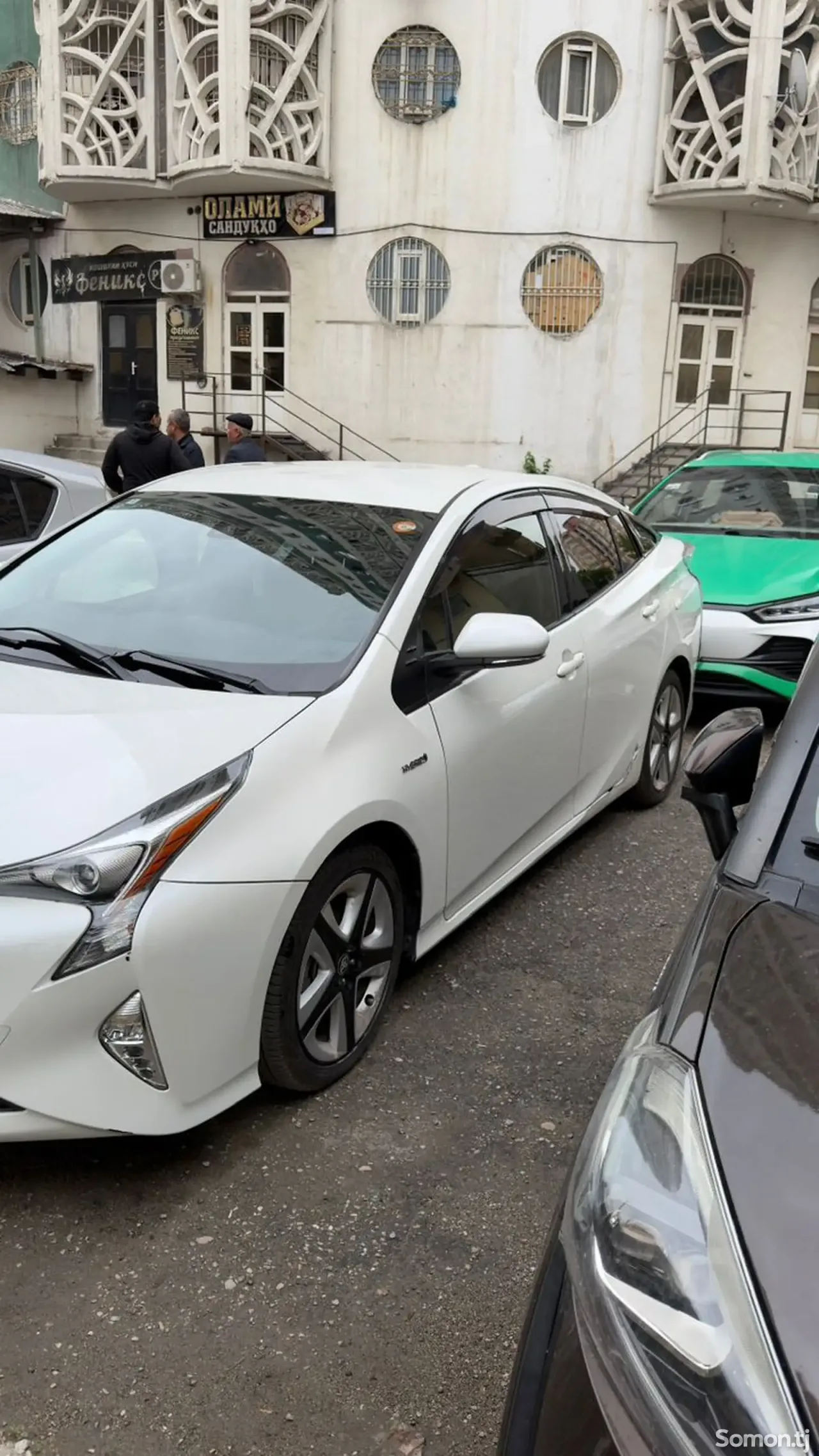 Toyota Prius 2016 · 1.8 AT