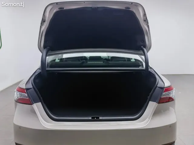 Toyota Camry 2019 · 2.5 AT