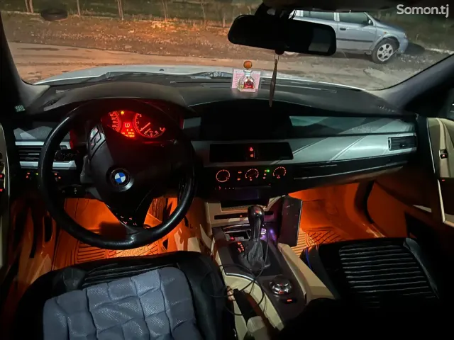 BMW M5 2004 · 2.0 AT