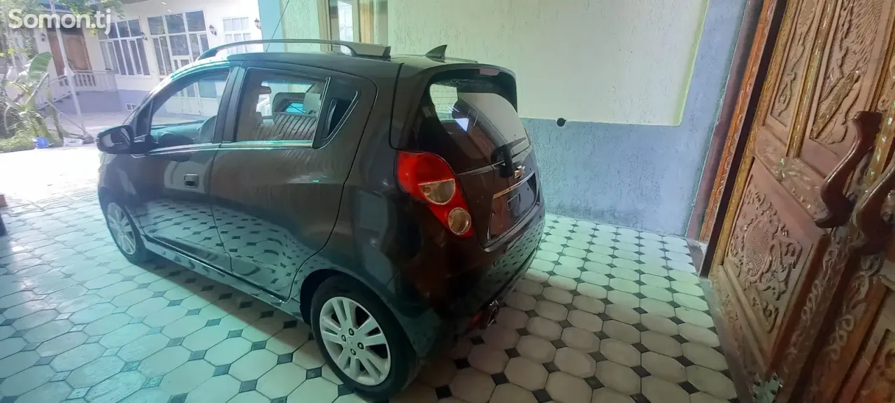 Chevrolet Spark 2015 · 1.6 AT