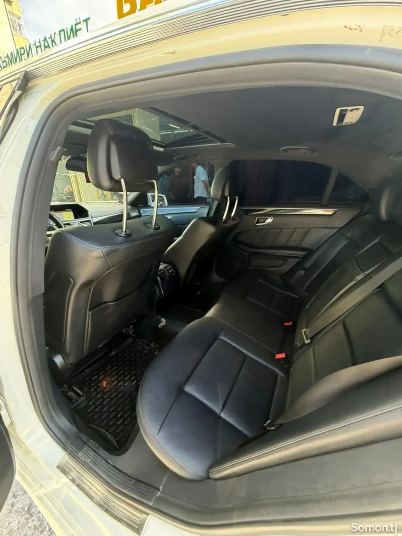 Mercedes-Benz E class 2011 · 3.5 AT
