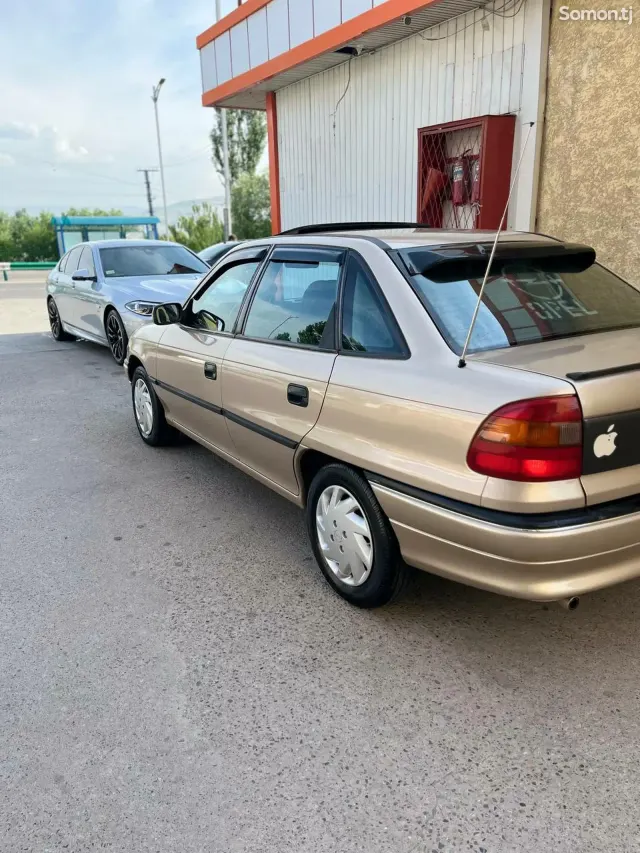 Opel Astra F 1997 · 1.6 MT