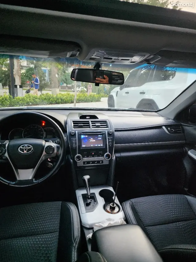 Toyota Camry 2014 · 2.5 AT