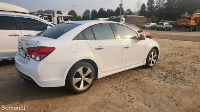 Chevrolet Cruze 2014 · 1.4 AT