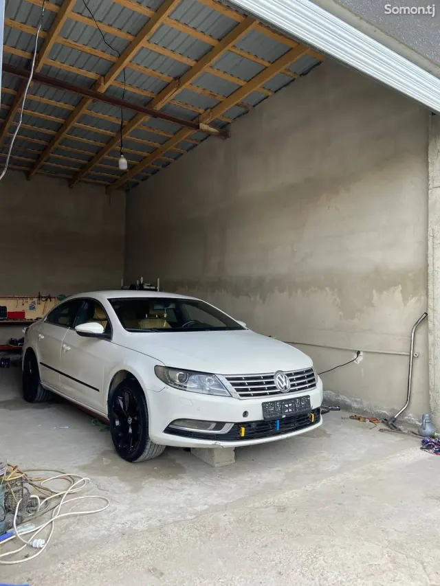 Volkswagen Passat 2012 · 1.8 AT