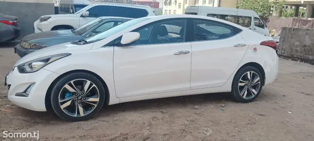 Hyundai Avante 2014 · 1.6 AT