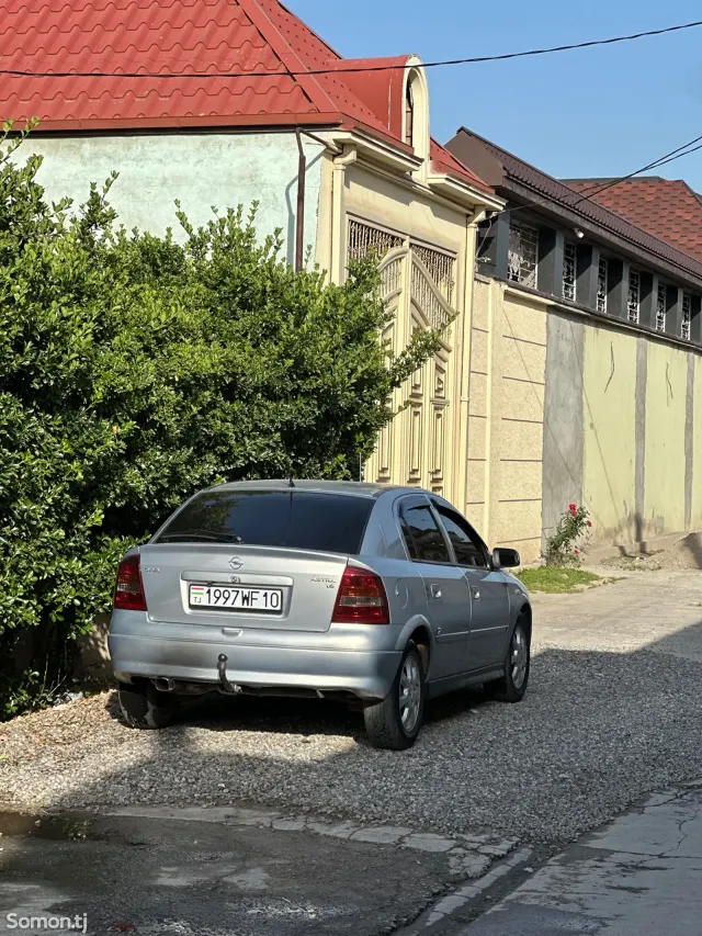Opel Astra G 2000 · 1.6 MT