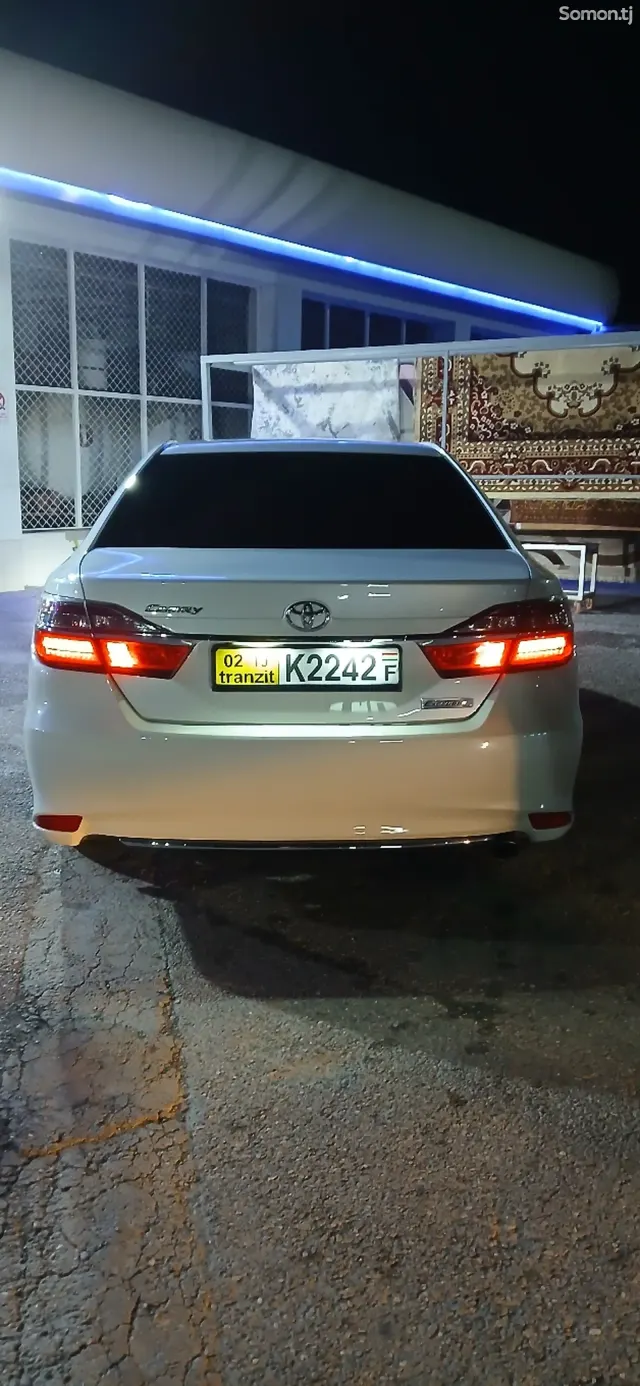 Toyota Camry 2016 · 2.5 AT