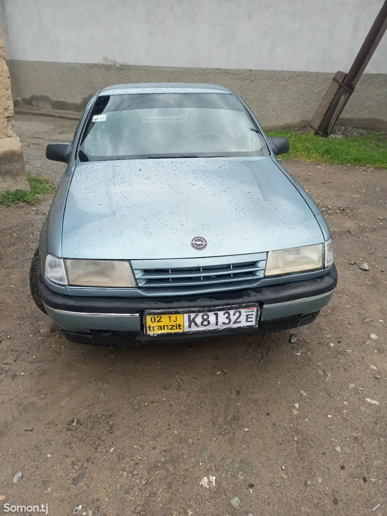 Opel Vectra A 1990 · 1.6 MT