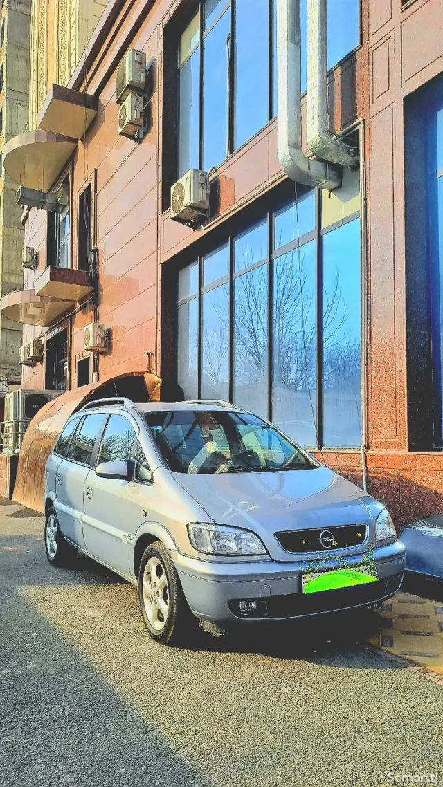Opel Zafira 2002 · 1.8 MT