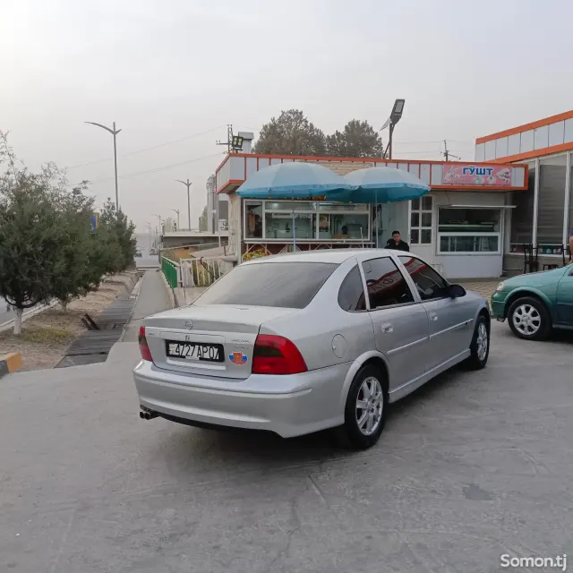 Opel Vectra B 2000 · 1.6 MT