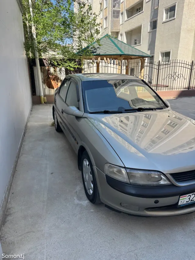Opel Vectra B 1996 · 1.6 MT