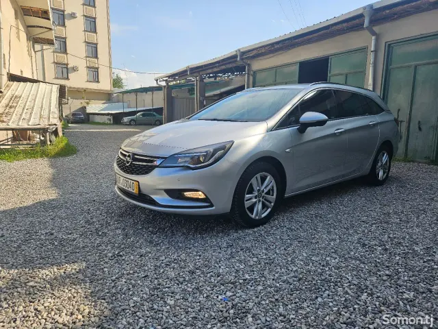 Opel Astra K 2016 · 1.6 MT