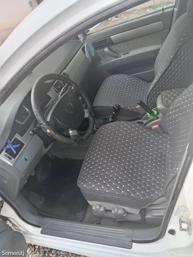 Chevrolet Lacetti 2004 · 1.8 MT