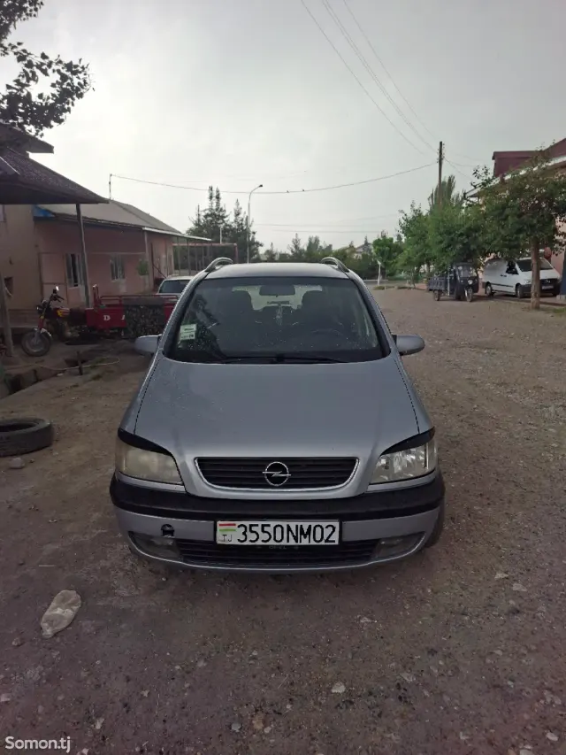 Opel Zafira 2002 · 1.8 MT