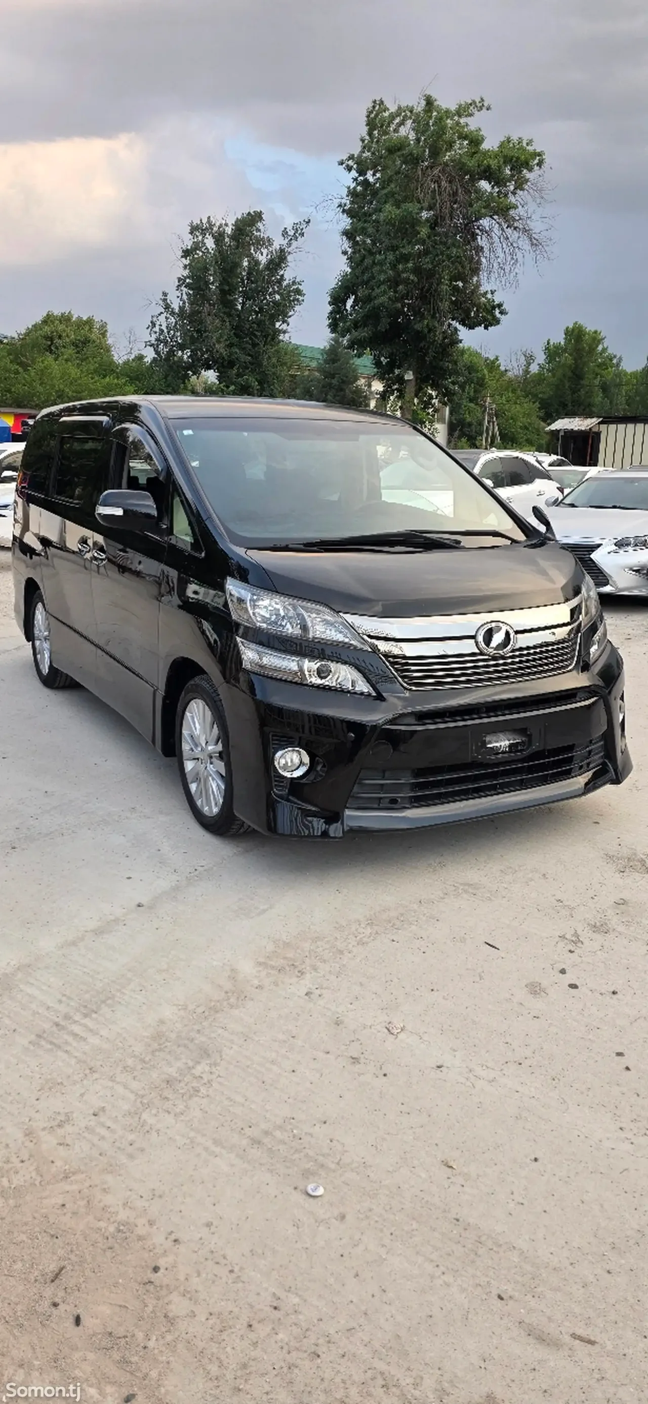 Toyota Vellfire 2014 · 2.4 AT